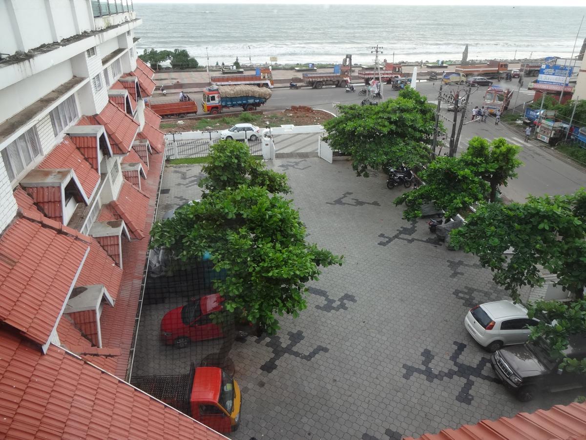 Sea Queen Hotel Кожикоде Экстерьер фото
