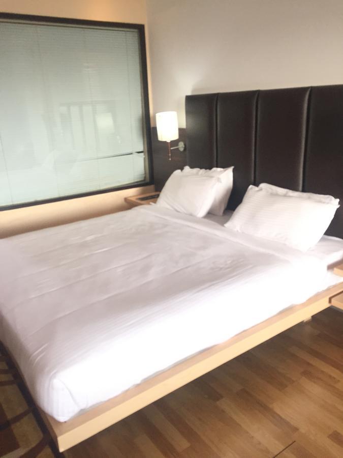 Sea Queen Hotel Кожикоде Экстерьер фото