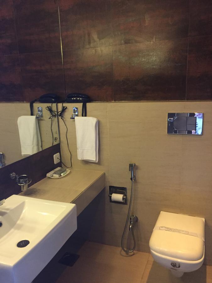 Sea Queen Hotel Кожикоде Экстерьер фото